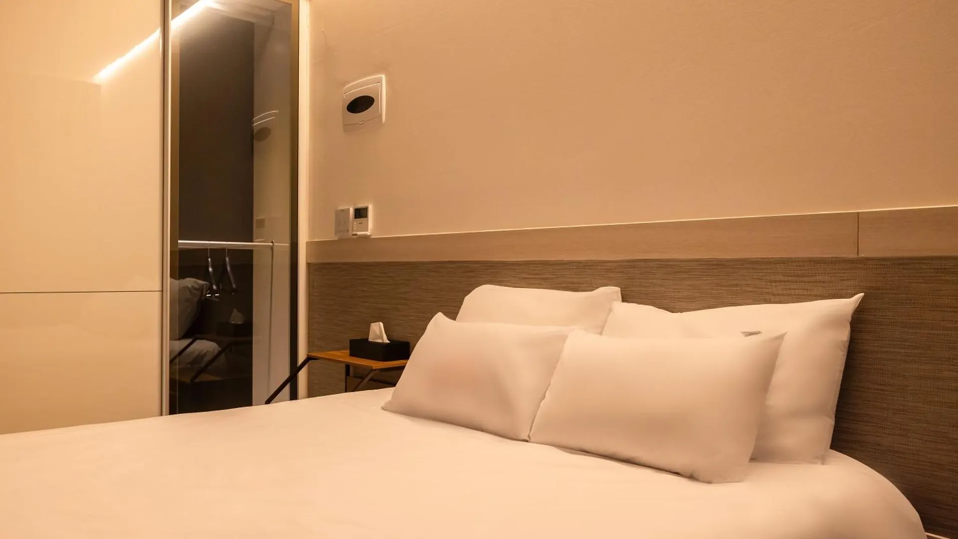 Skytop Hotel Incheon Airport 2*,