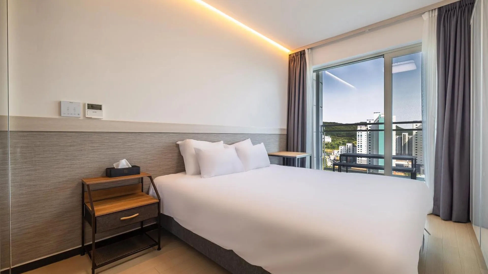 Skytop Hotel Incheon Airport 2*,