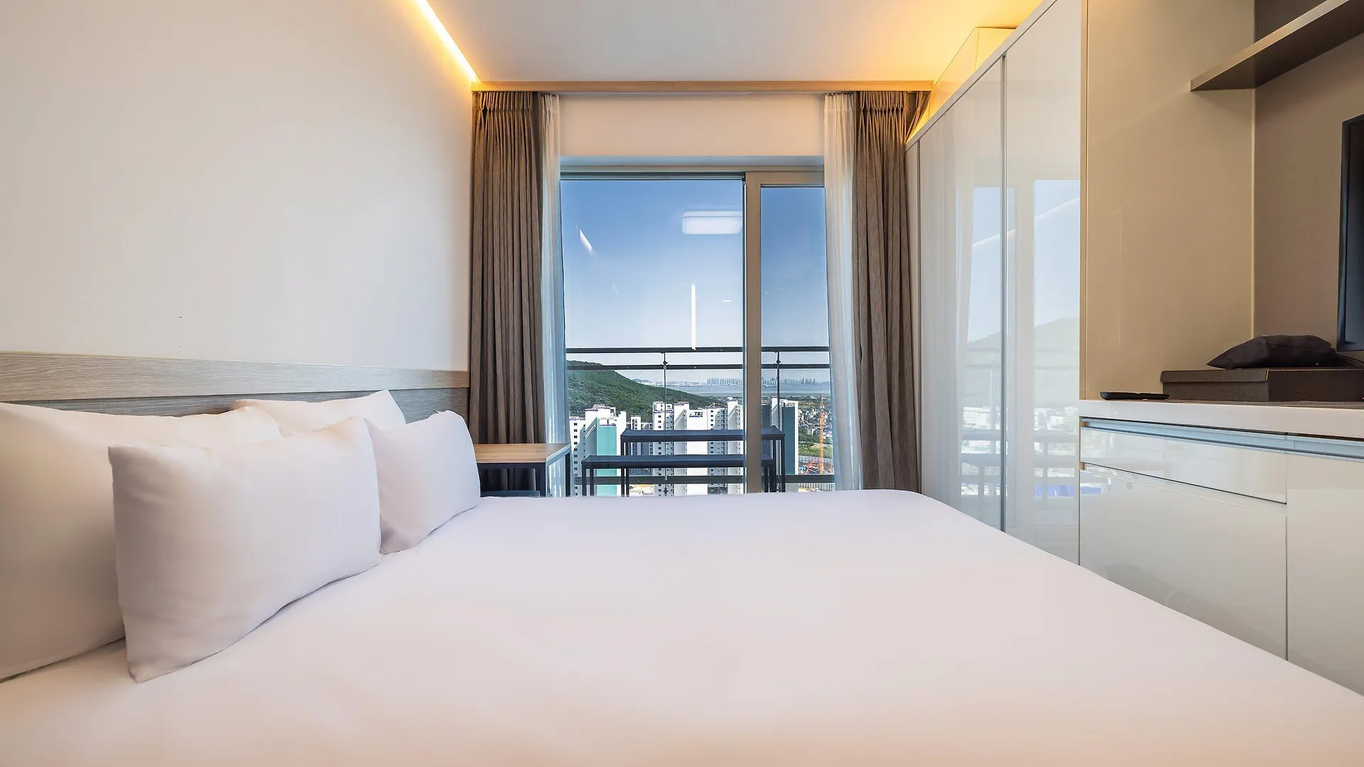 Skytop Hotel Incheon Airport